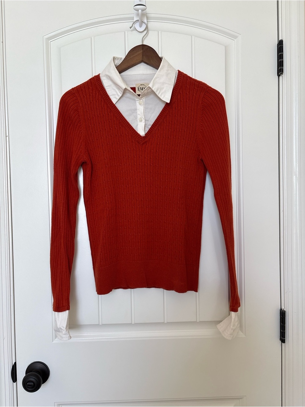 Tailor B. Moss V-Neck Cable Knit Sweater in Rust Orange